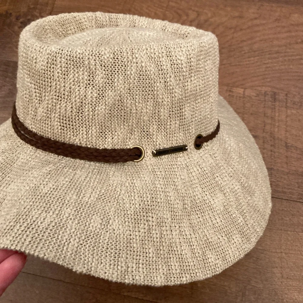 Carve Designs Beige Woven Sun Hat with Brown Braided Chin Cord EUC
